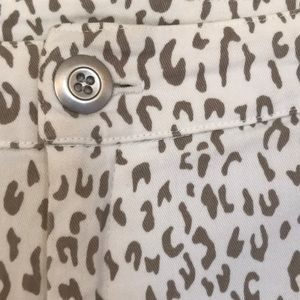 Cropped cotton pants, 2% spandex, size 6.